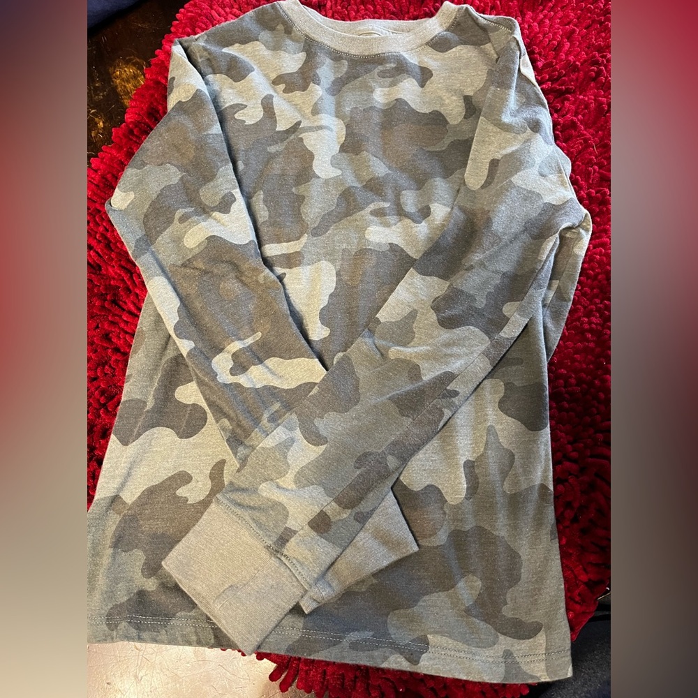 Cat & Jack Gray Camo Long Sleeve Tee